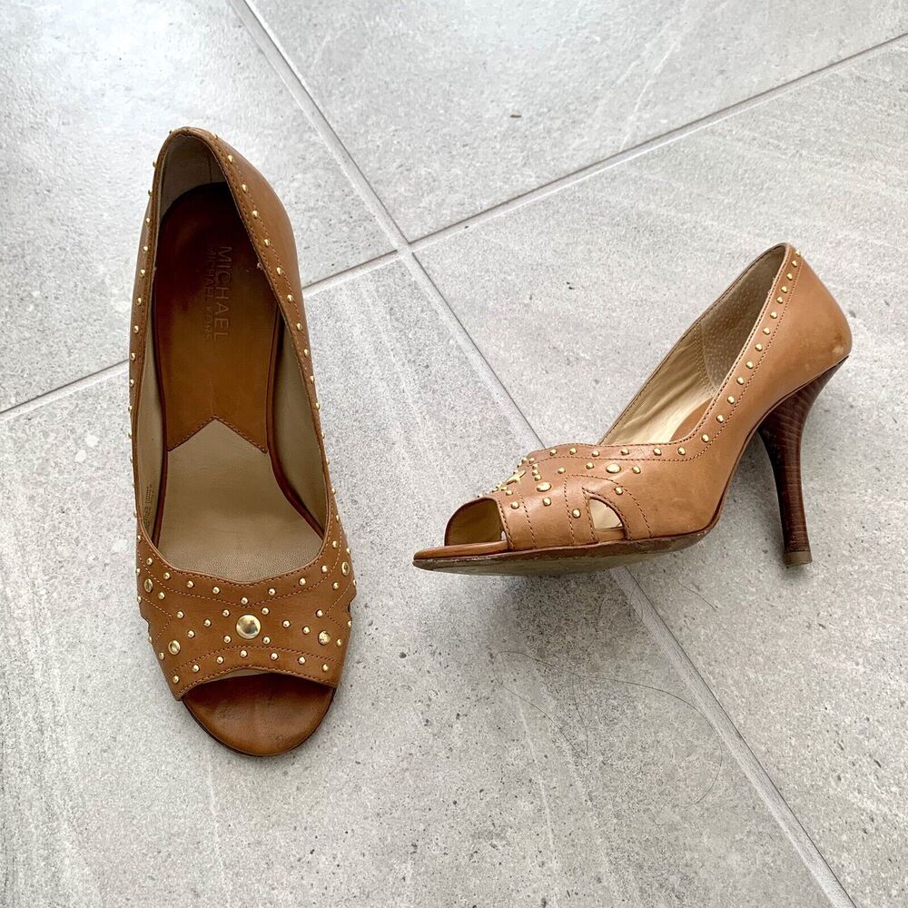 Michael Kors tan Leather heels with gold studs size 9
